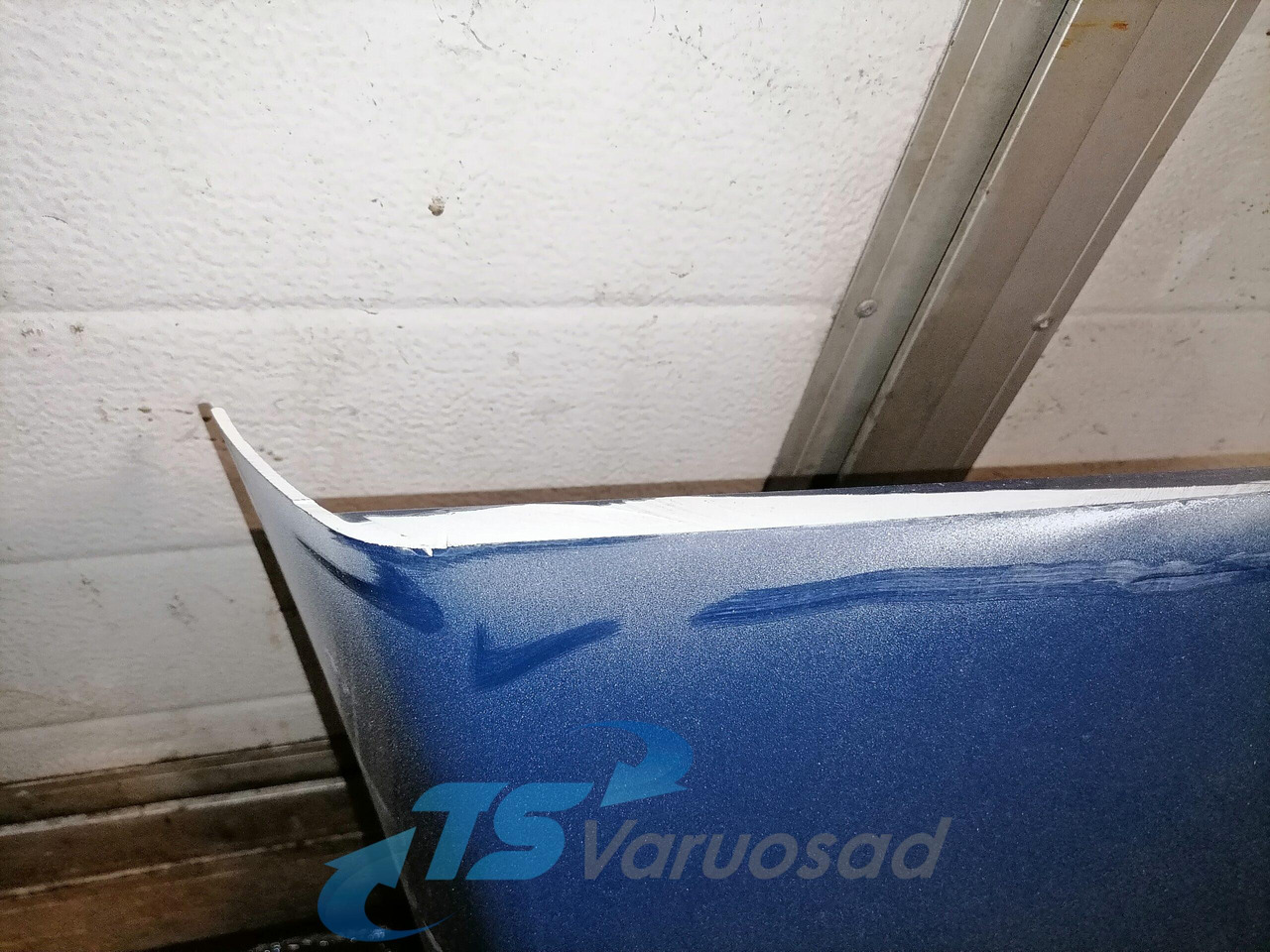 Scania Scania cab wind deflector, roof 1731083 - Aerodünaamika/ Spoiler - Veoauto: pilt 4 Scania Scania cab wind deflector, roof 1731083 - Aerodünaamika/ Spoiler - Veoauto: pilt 4