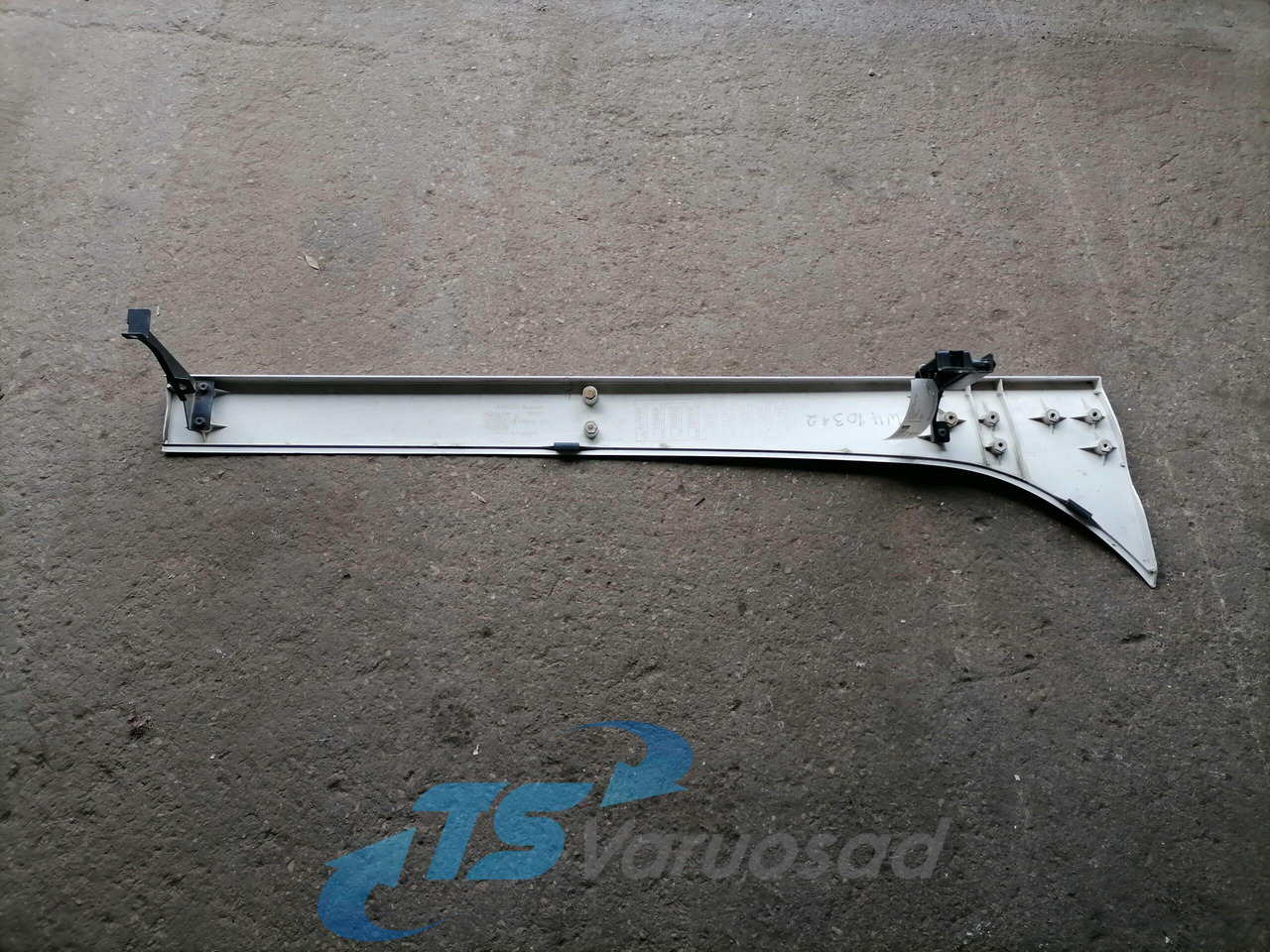 Scania Scania kabiini tuulesuunaja, vasak külg 1348519 - Aerodünaamika/ Spoiler - Veoauto: pilt 4 Scania Scania kabiini tuulesuunaja, vasak külg 1348519 - Aerodünaamika/ Spoiler - Veoauto: pilt 4