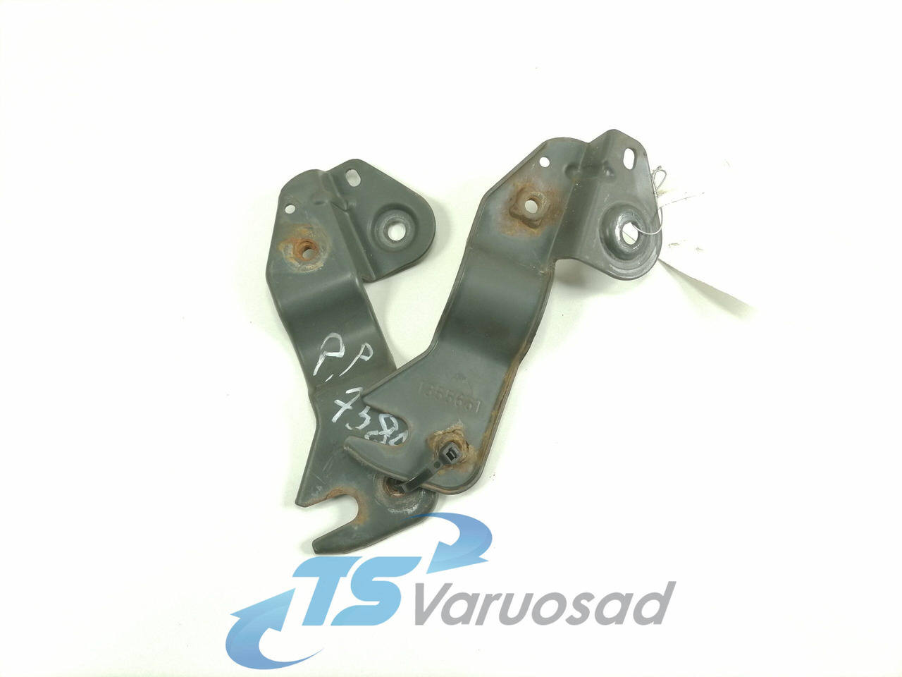 Scania Sun visor bracket 1355661 - Pealisehitus ja välispind - Veoauto: pilt 1 Scania Sun visor bracket 1355661 - Pealisehitus ja välispind - Veoauto: pilt 1
