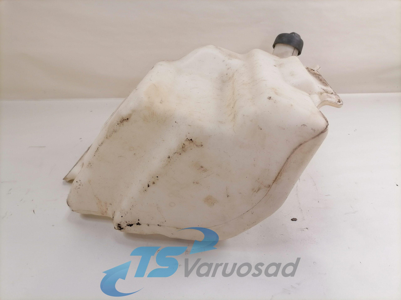 Scania Windscreen washer fluid tank 1854255 - Klaasipuhasti - Veoauto: pilt 2 Scania Windscreen washer fluid tank 1854255 - Klaasipuhasti - Veoauto: pilt 2