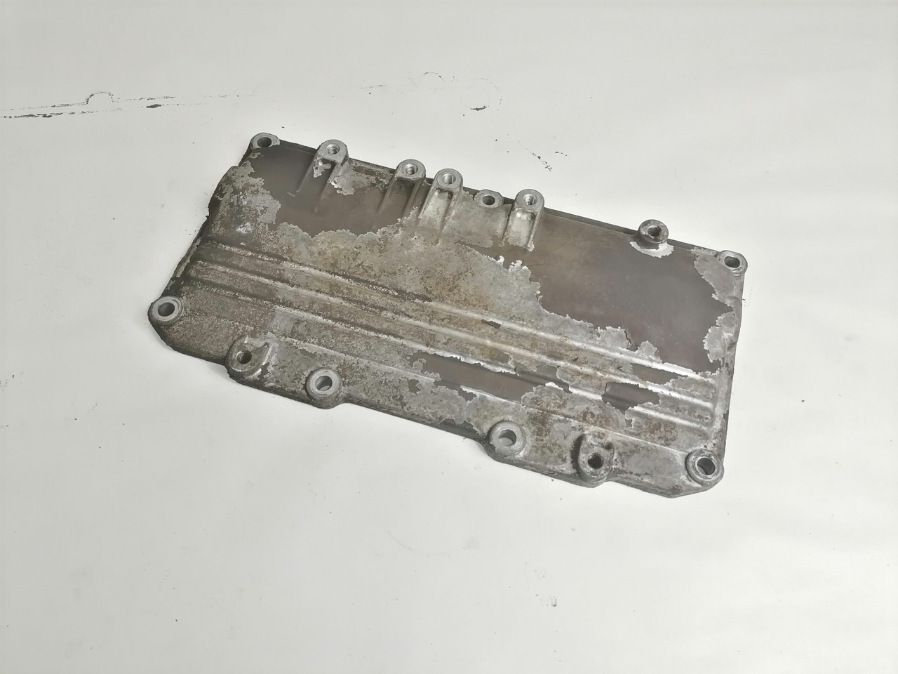 Scania engine side cover 1420745 - Mootor ja varuosad - Veoauto: pilt 1 Scania engine side cover 1420745 - Mootor ja varuosad - Veoauto: pilt 1