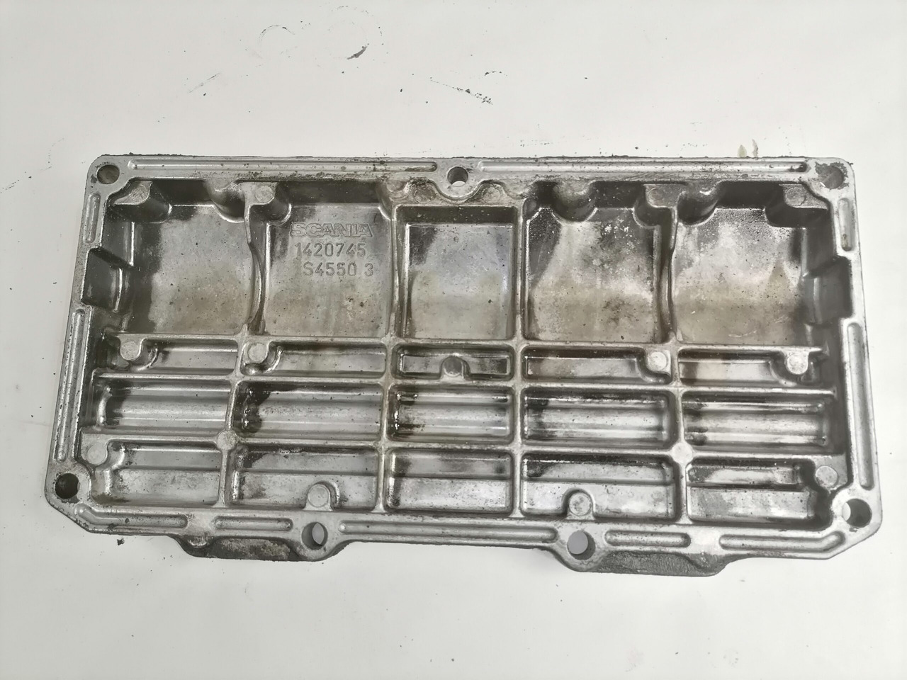 Scania engine side cover 1420745 - Mootor ja varuosad - Veoauto: pilt 2 Scania engine side cover 1420745 - Mootor ja varuosad - Veoauto: pilt 2