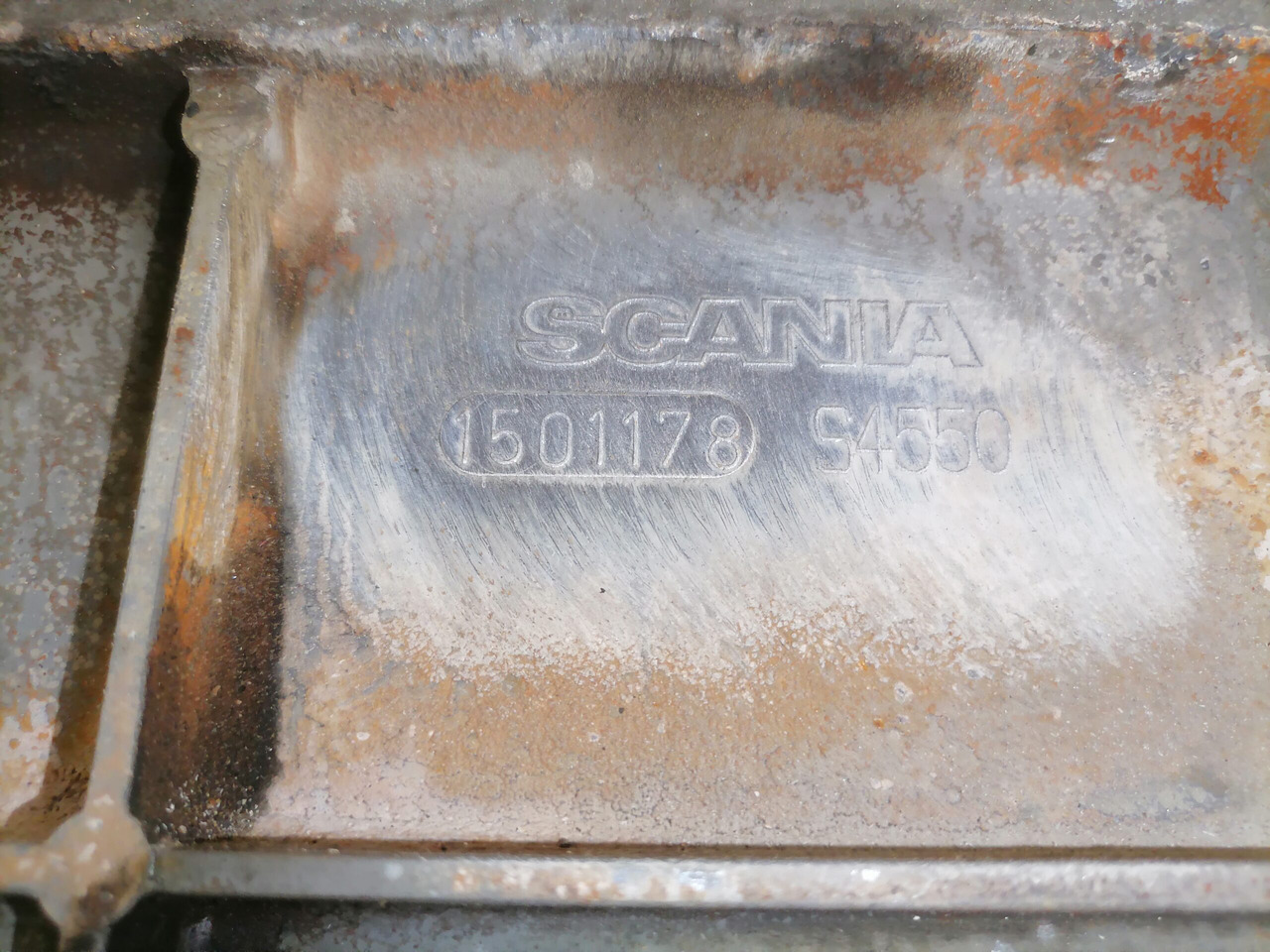 Scania engine side cover 1501178 - Mootor ja varuosad - Veoauto: pilt 4 Scania engine side cover 1501178 - Mootor ja varuosad - Veoauto: pilt 4