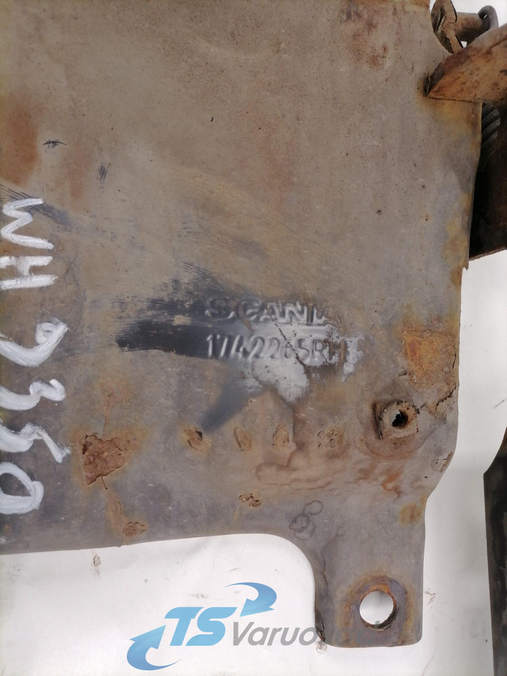 Scania lower grille carrier hinge 1742265 - Võre - Veoauto: pilt 4 Scania lower grille carrier hinge 1742265 - Võre - Veoauto: pilt 4