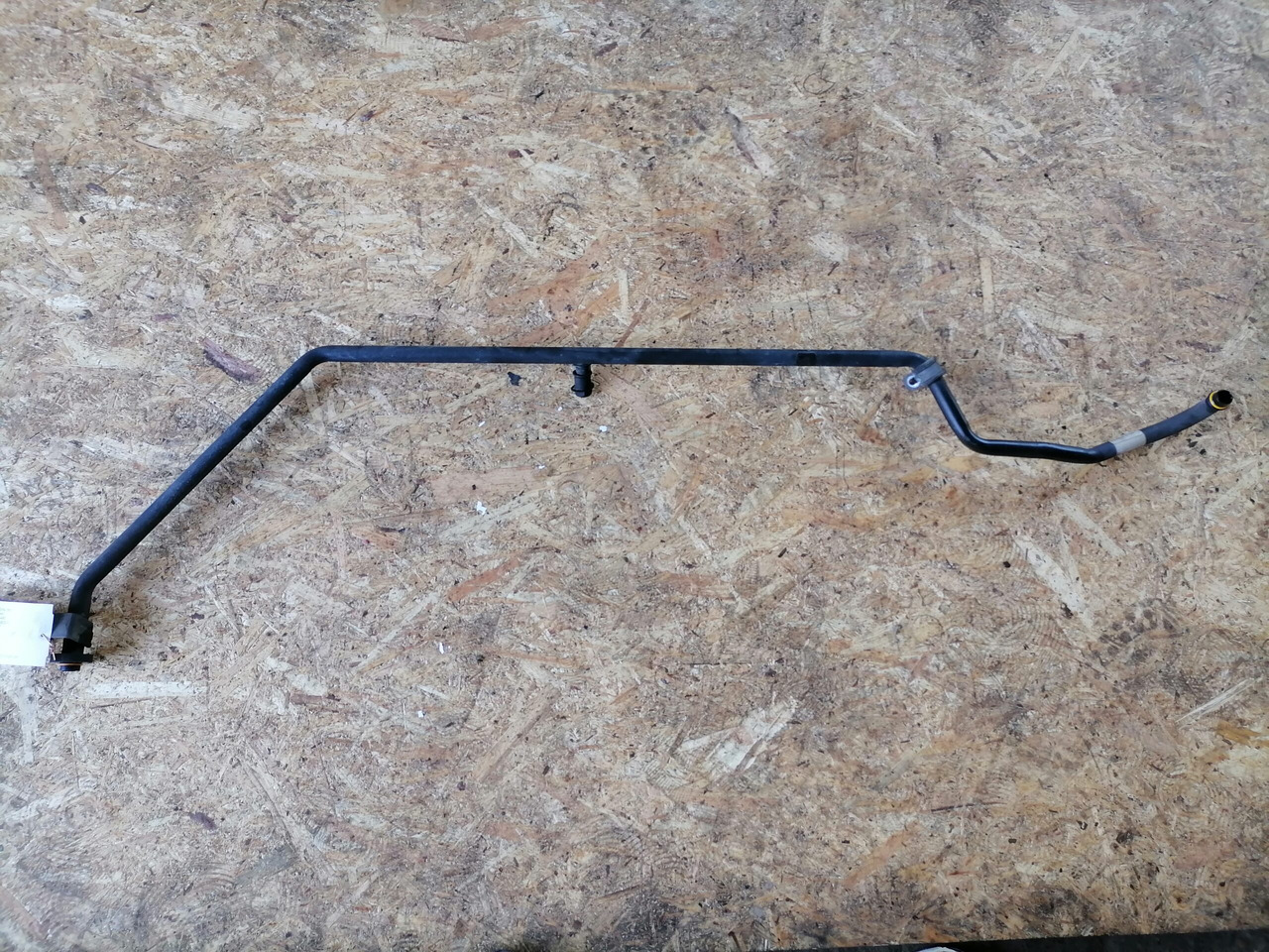 Volvo A/C pipe 20498305 - Soojendus/ Ventilatsioon - Veoauto: pilt 2 Volvo A/C pipe 20498305 - Soojendus/ Ventilatsioon - Veoauto: pilt 2