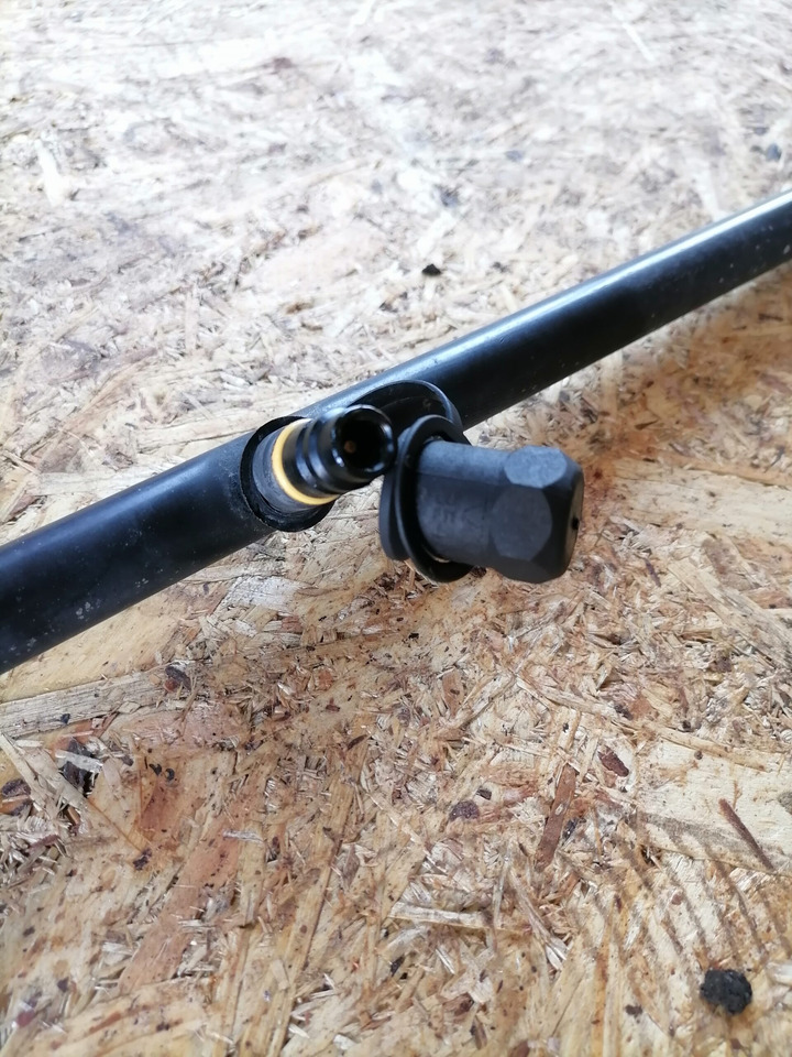 Volvo A/C pipe 20498305 - Soojendus/ Ventilatsioon - Veoauto: pilt 4 Volvo A/C pipe 20498305 - Soojendus/ Ventilatsioon - Veoauto: pilt 4