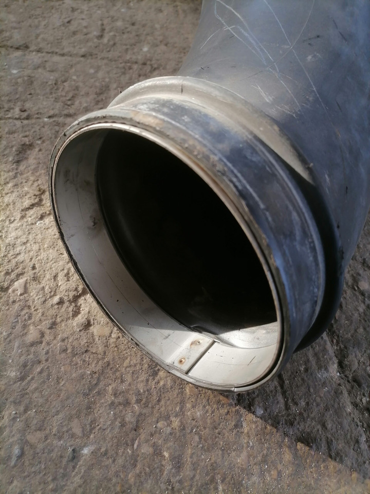 Volvo Air intake 20441423 - Sisselaskesüsteem - Veoauto: pilt 4 Volvo Air intake 20441423 - Sisselaskesüsteem - Veoauto: pilt 4