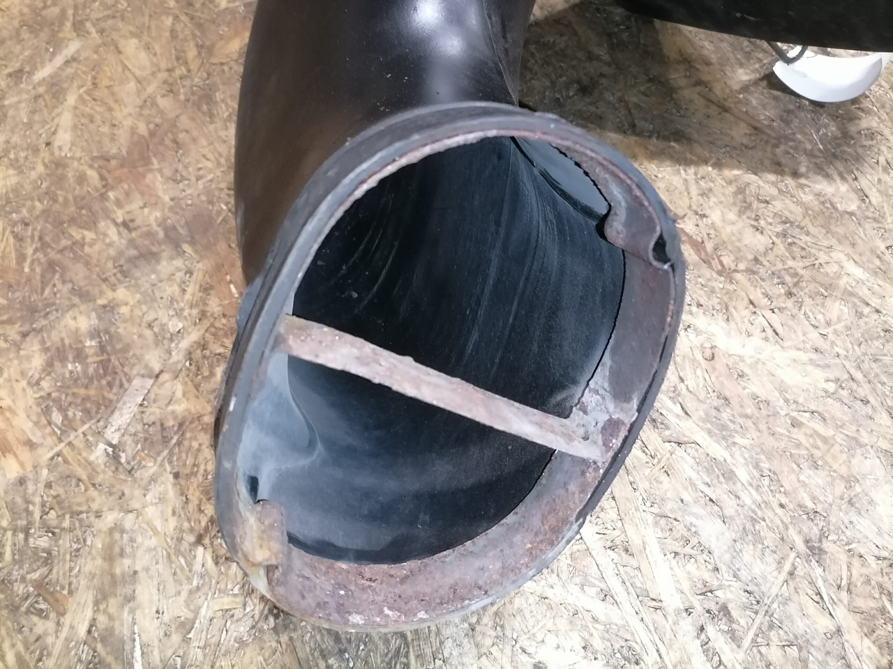 Volvo Air intake 8149053 - Sisselaskesüsteem - Veoauto: pilt 5 Volvo Air intake 8149053 - Sisselaskesüsteem - Veoauto: pilt 5