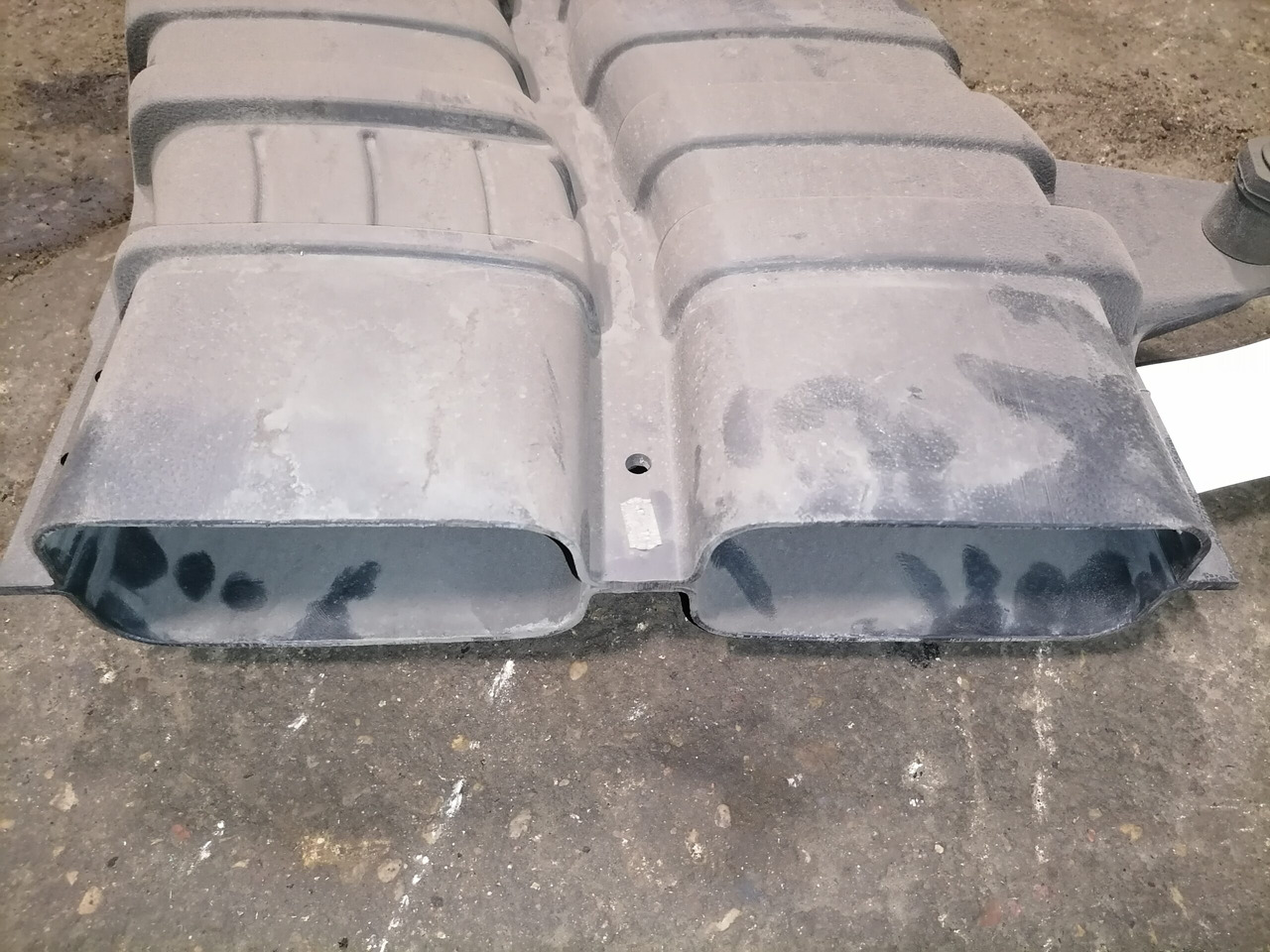 Volvo Air intake 8149274 - Sisselaskesüsteem - Veoauto: pilt 3 Volvo Air intake 8149274 - Sisselaskesüsteem - Veoauto: pilt 3