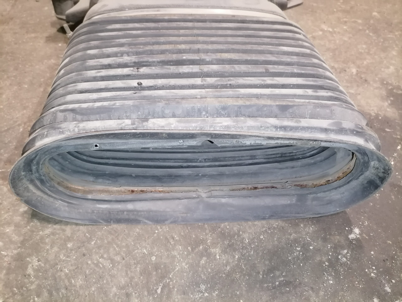 Volvo Air intake 8149274 - Sisselaskesüsteem - Veoauto: pilt 5 Volvo Air intake 8149274 - Sisselaskesüsteem - Veoauto: pilt 5