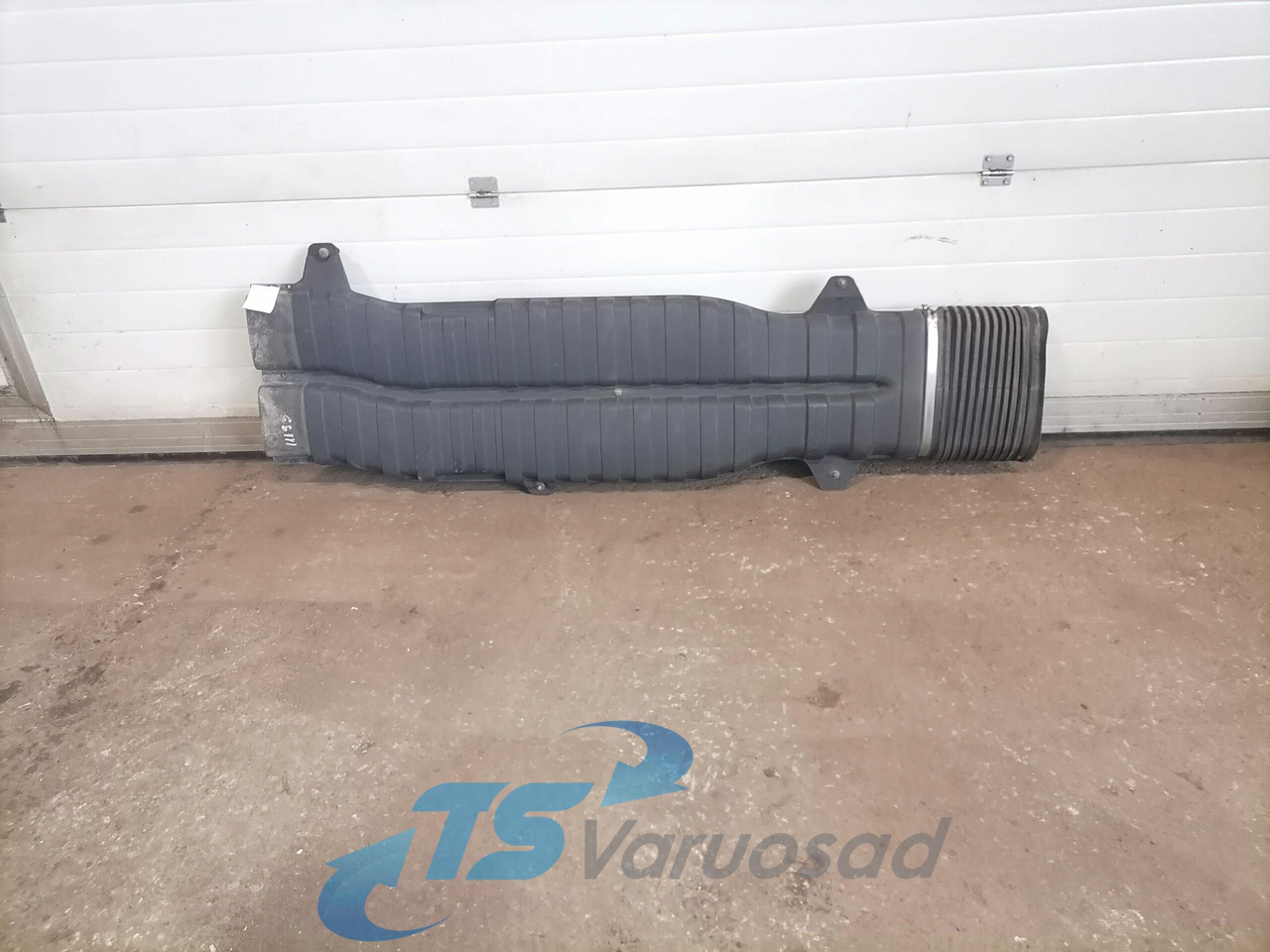 Volvo Air intake 8149274 - Sisselaskesüsteem - Veoauto: pilt 2 Volvo Air intake 8149274 - Sisselaskesüsteem - Veoauto: pilt 2