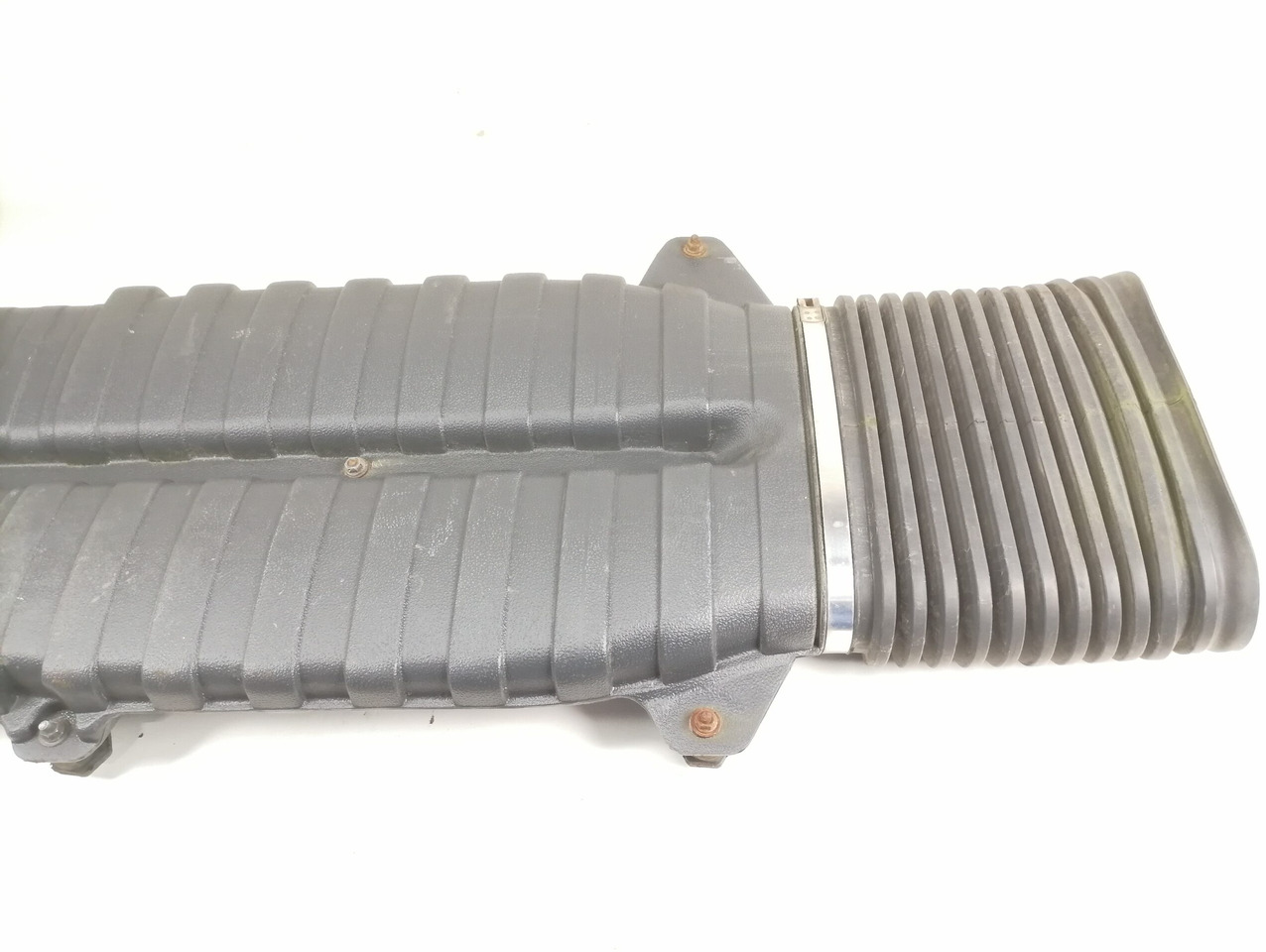 Volvo Air intake 8149814 - Sisselaskesüsteem - Veoauto: pilt 3 Volvo Air intake 8149814 - Sisselaskesüsteem - Veoauto: pilt 3