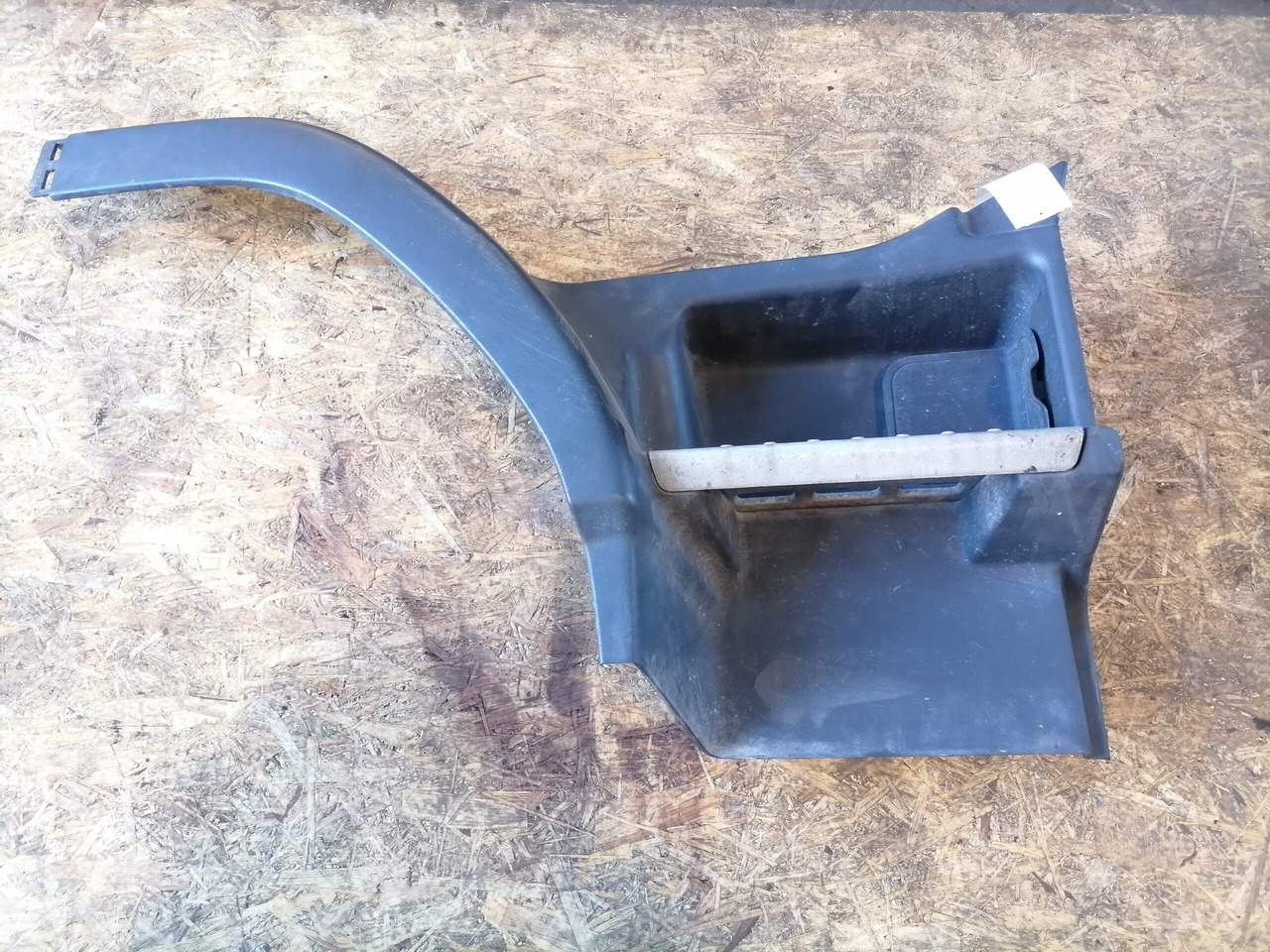 Volvo Astmelaua plastik 3175161 - Asteraud - Veoauto: pilt 2 Volvo Astmelaua plastik 3175161 - Asteraud - Veoauto: pilt 2