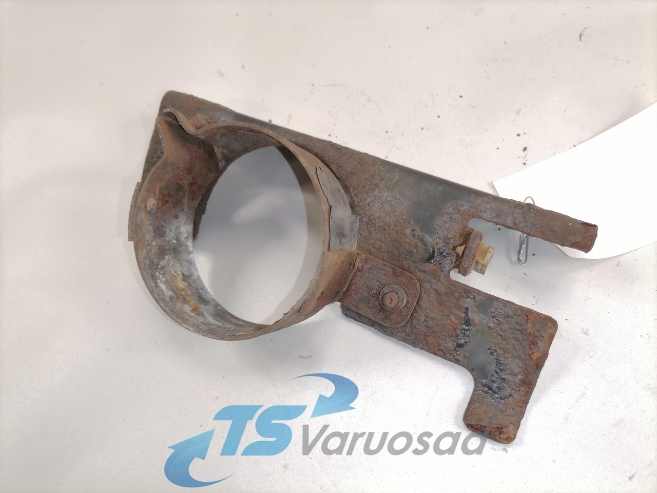 Volvo Bracket 84033492 - Raam/ Konstruktsioon - Veoauto: pilt 2 Volvo Bracket 84033492 - Raam/ Konstruktsioon - Veoauto: pilt 2