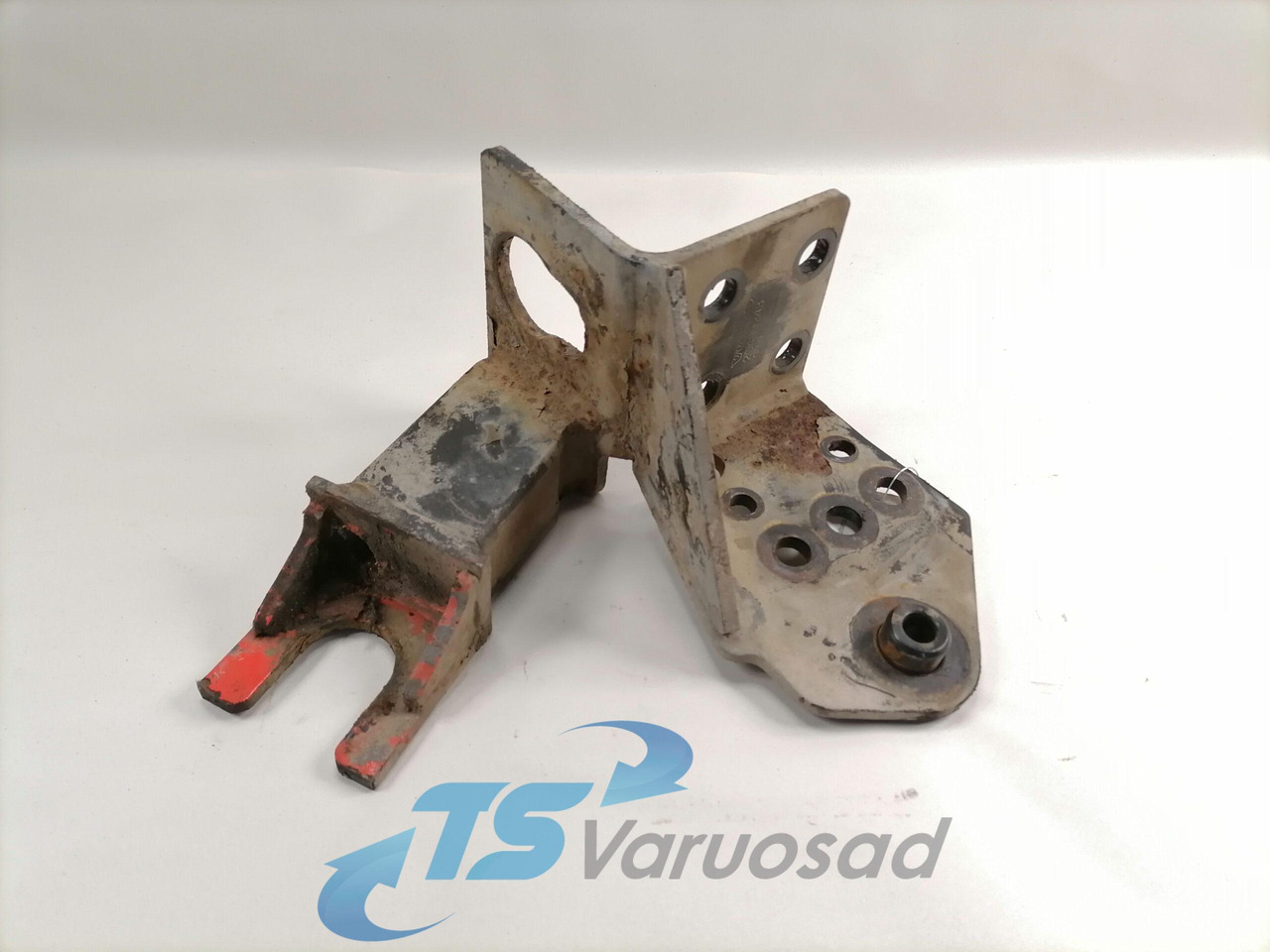 Volvo Bumper bracket 20499243 - Kaitseraud - Veoauto: pilt 1 Volvo Bumper bracket 20499243 - Kaitseraud - Veoauto: pilt 1