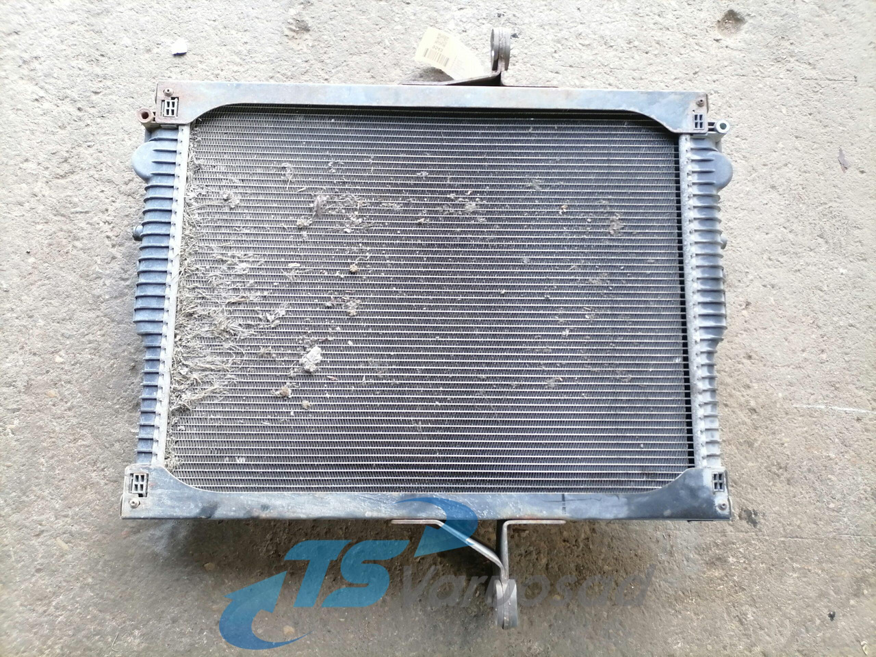 Volvo Cooling radiator 20810091 - Radiaator - Veoauto: pilt 2 Volvo Cooling radiator 20810091 - Radiaator - Veoauto: pilt 2