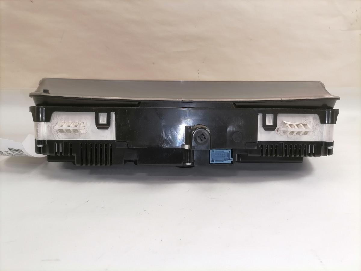Volvo Dashboard 22038170 - Armatuurlaud - Veoauto: pilt 4 Volvo Dashboard 22038170 - Armatuurlaud - Veoauto: pilt 4