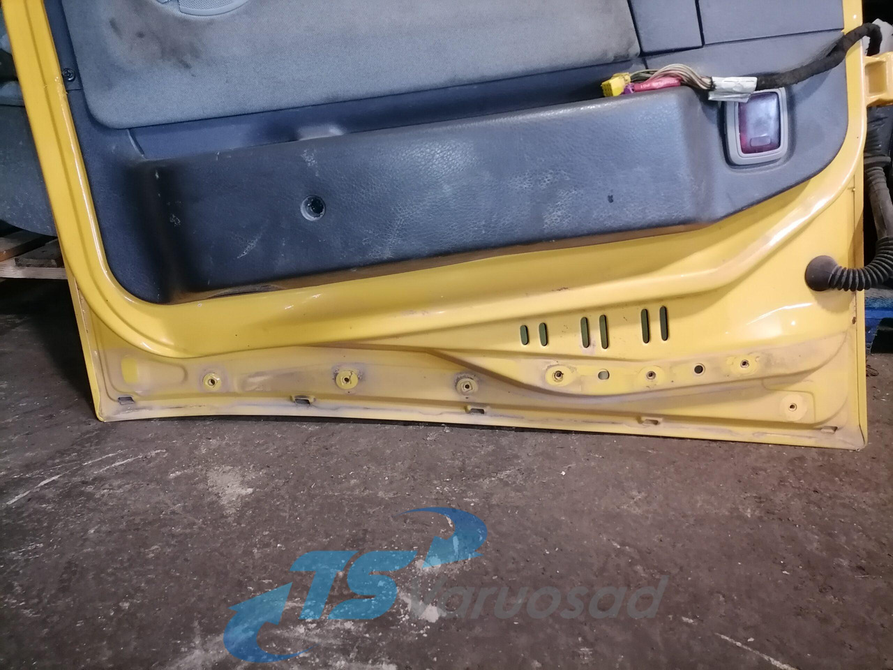 Volvo Door 20360542 - Uks ja varuosad - Veoauto: pilt 4 Volvo Door 20360542 - Uks ja varuosad - Veoauto: pilt 4