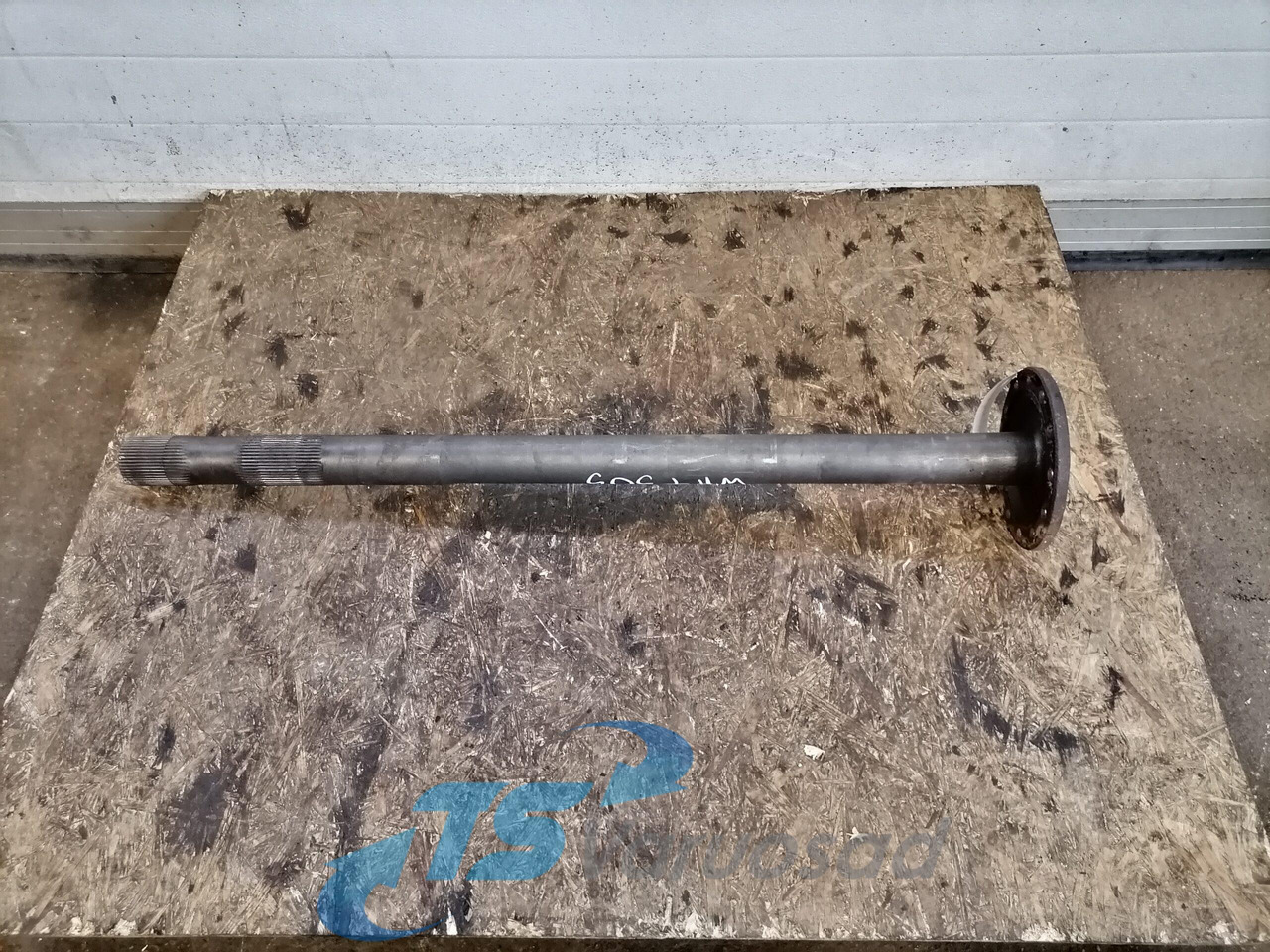 Volvo Drive shaft 8172097 - Veovõll - Veoauto: pilt 1 Volvo Drive shaft 8172097 - Veovõll - Veoauto: pilt 1