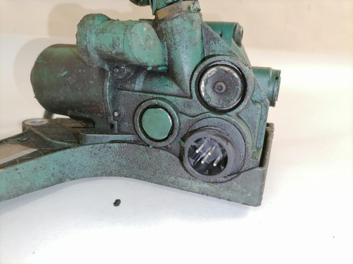 Volvo Engine control switch 21707054 - Väljalaskesüsteem - Veoauto: pilt 4 Volvo Engine control switch 21707054 - Väljalaskesüsteem - Veoauto: pilt 4