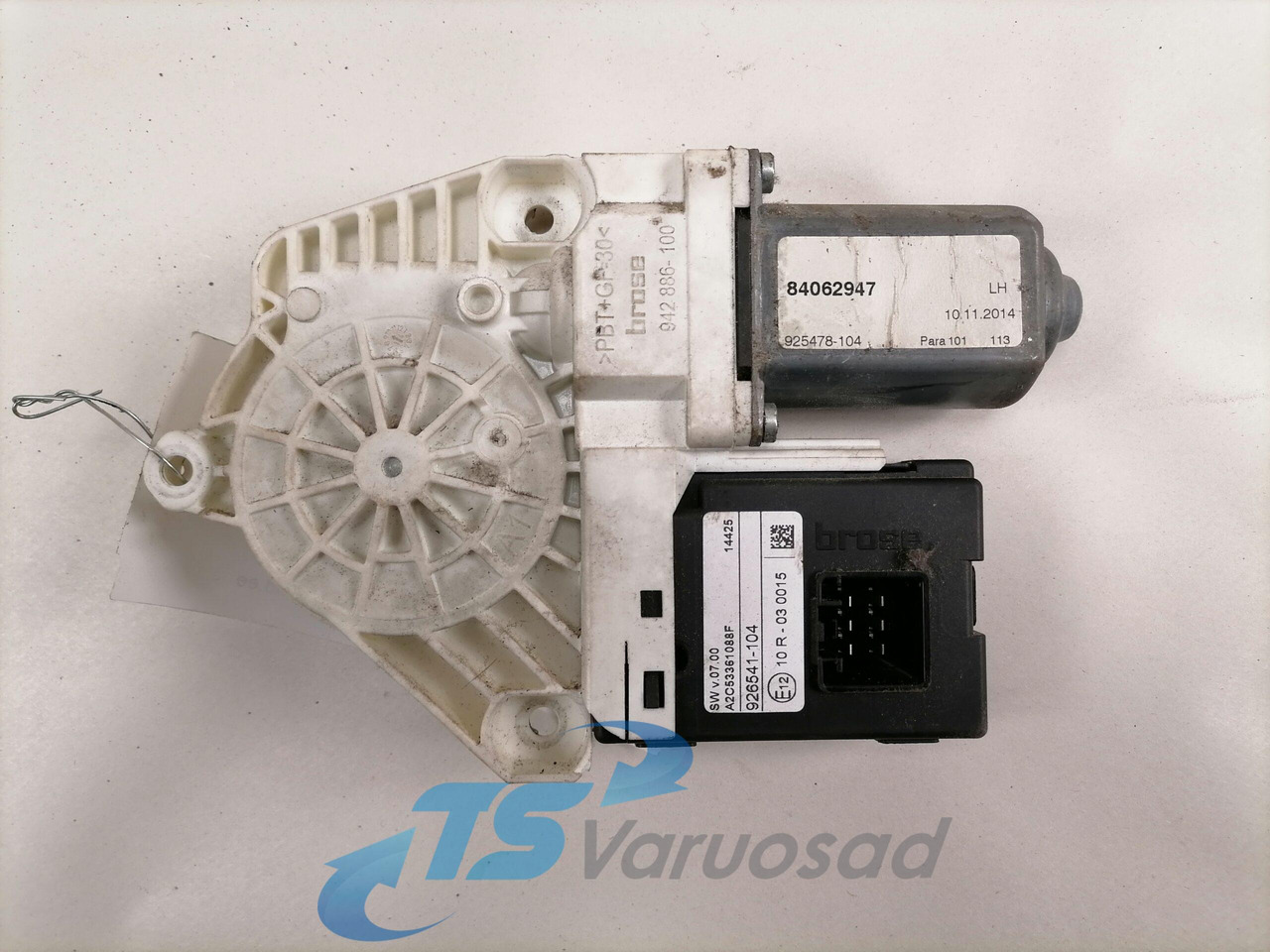 Volvo Glass lift 84062947 - Aken ja varuosad - Veoauto: pilt 3 Volvo Glass lift 84062947 - Aken ja varuosad - Veoauto: pilt 3