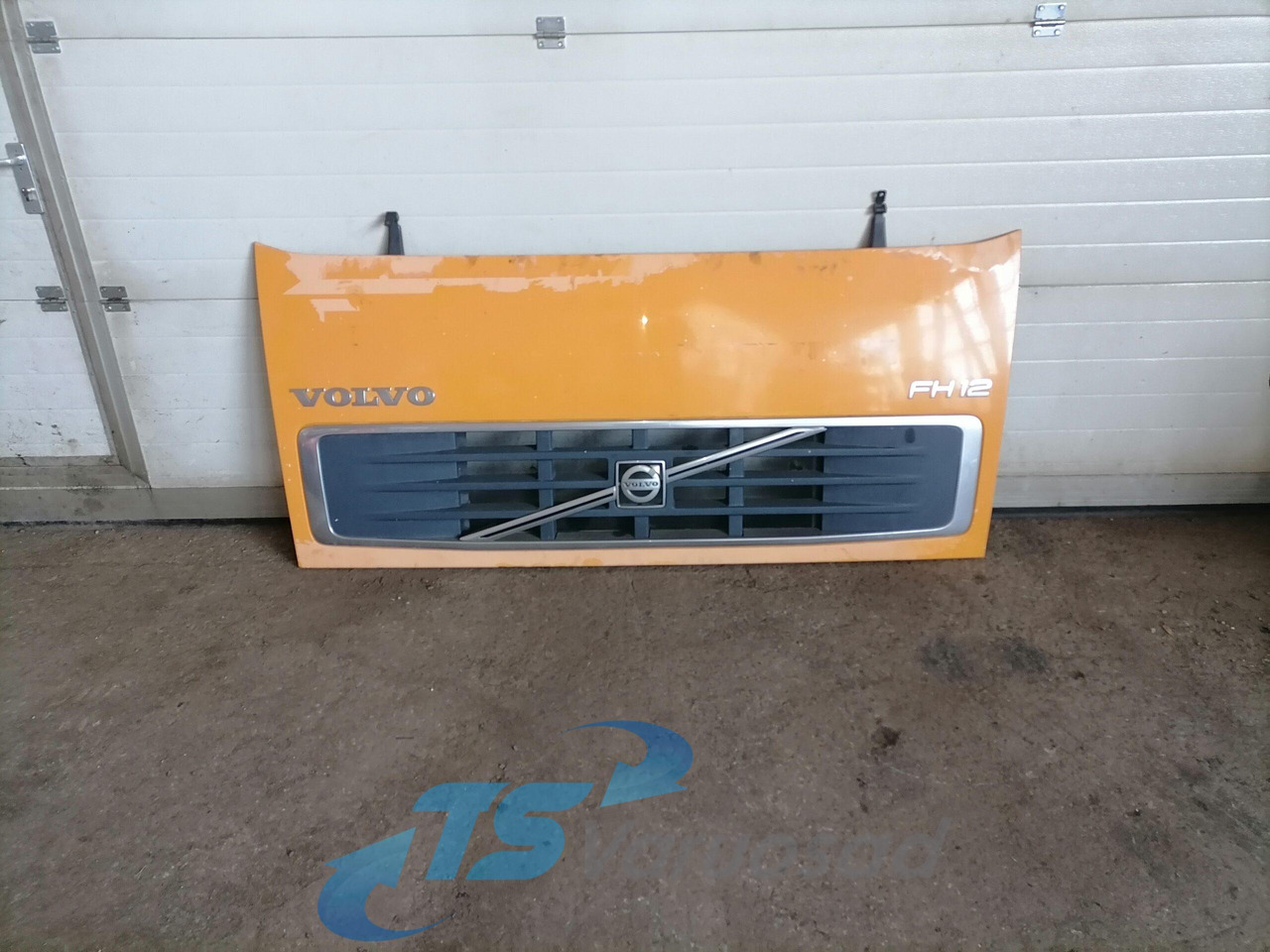 Volvo Grille panel 20360266 - Võre - Veoauto: pilt 1 Volvo Grille panel 20360266 - Võre - Veoauto: pilt 1