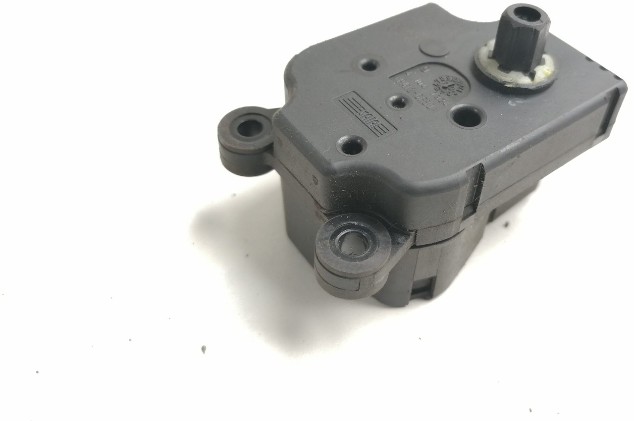 Volvo Interior heating damper position regulator 20443812 - Universaalosa - Veoauto: pilt 3 Volvo Interior heating damper position regulator 20443812 - Universaalosa - Veoauto: pilt 3