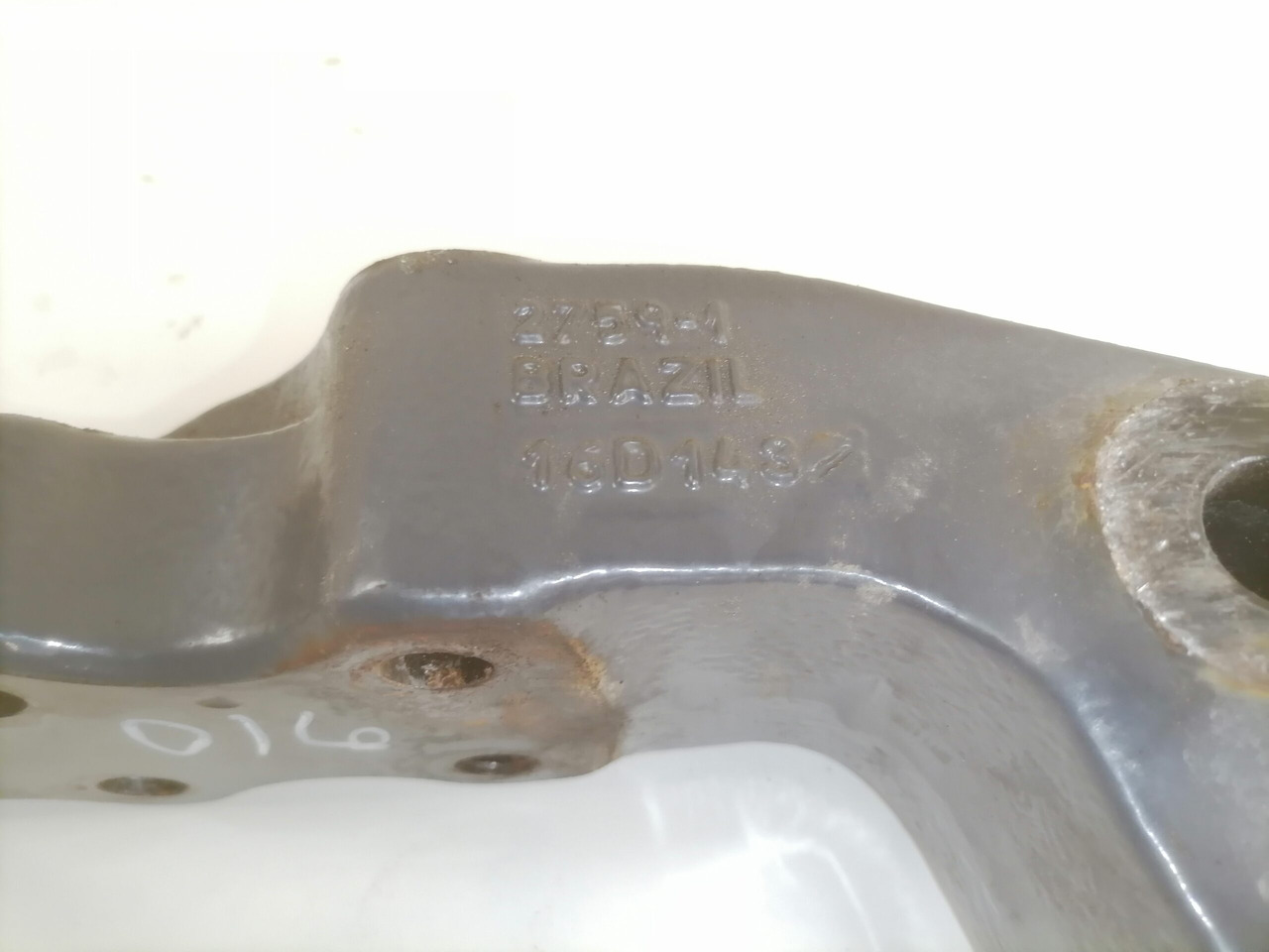 Volvo Kabiini kandur, tagumine 21647361 - Kabiini vedrustus - Veoauto: pilt 4 Volvo Kabiini kandur, tagumine 21647361 - Kabiini vedrustus - Veoauto: pilt 4