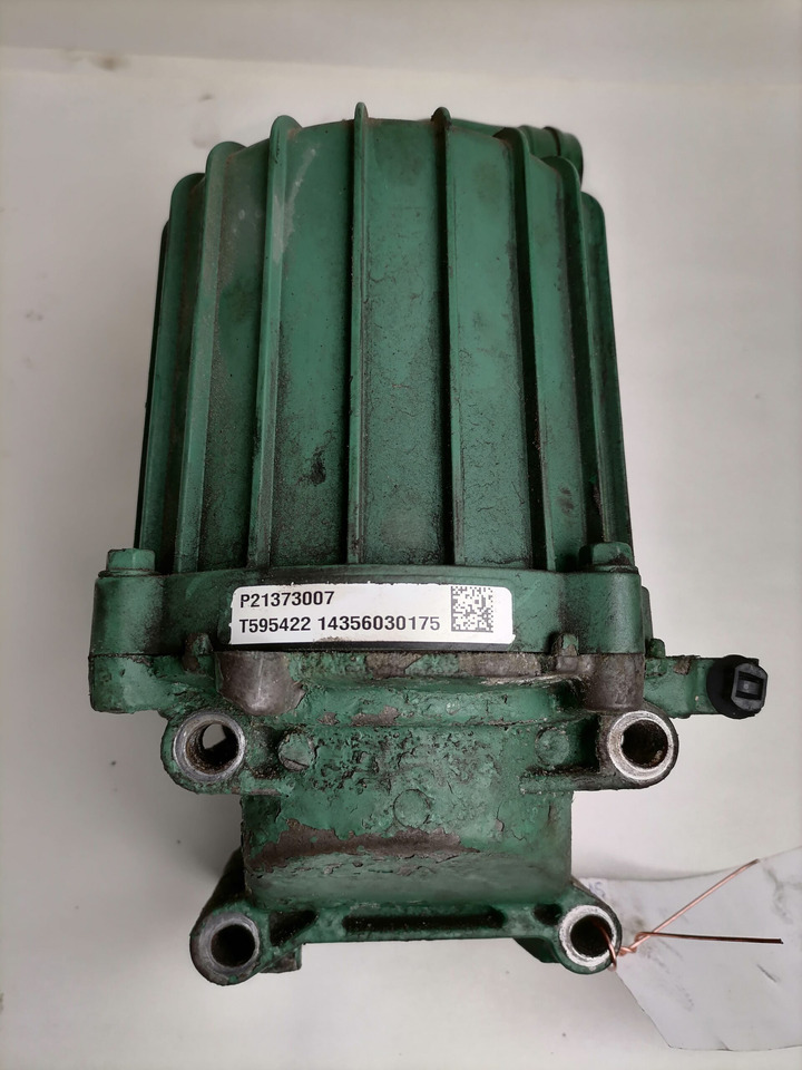 Volvo Karterituulutuse õliaurude separaator 21373007 - Karter - Veoauto: pilt 3 Volvo Karterituulutuse õliaurude separaator 21373007 - Karter - Veoauto: pilt 3