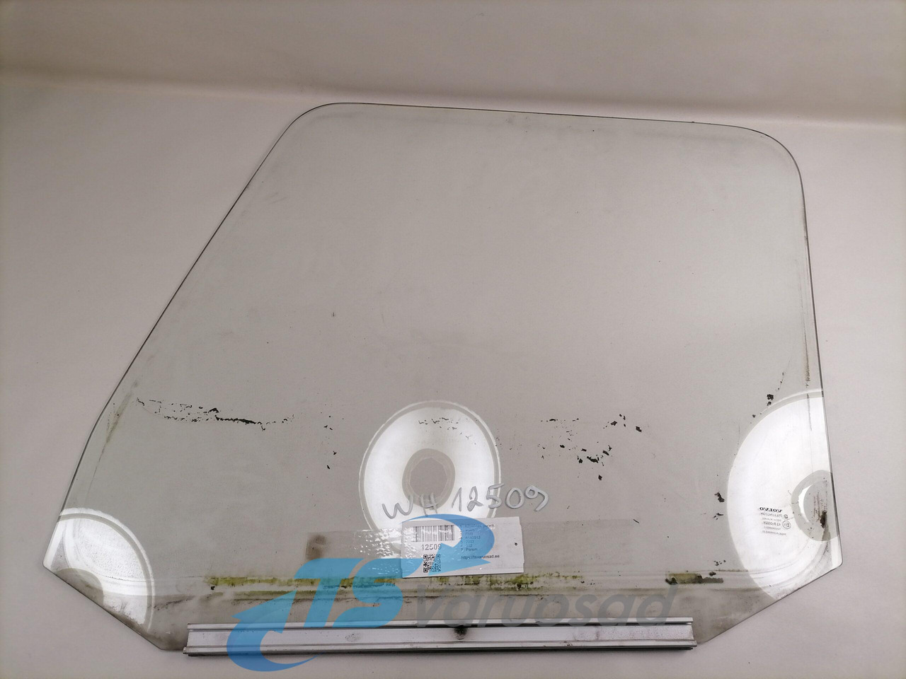 Volvo Küljeklaas, parem 8140913 - Aken ja varuosad - Veoauto: pilt 2 Volvo Küljeklaas, parem 8140913 - Aken ja varuosad - Veoauto: pilt 2