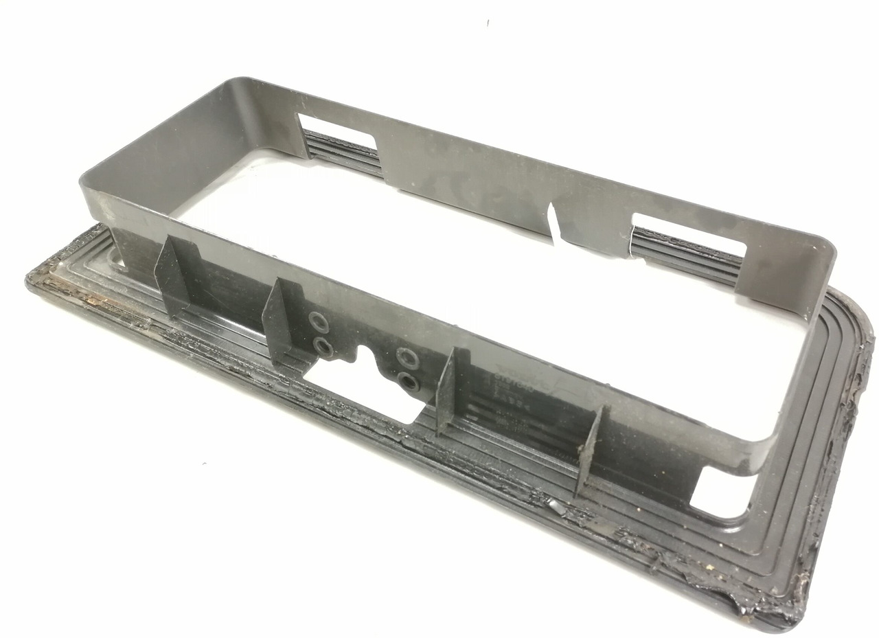 Volvo Küljeluugi plastraam 8191540 - Universaalosa - Veoauto: pilt 5 Volvo Küljeluugi plastraam 8191540 - Universaalosa - Veoauto: pilt 5