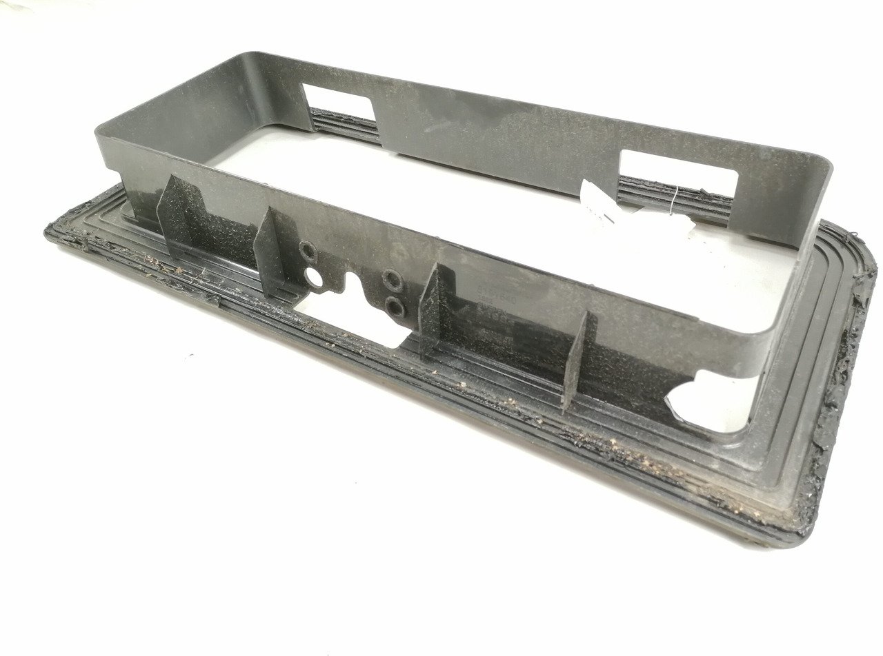 Volvo Küljeluugi plastraam 8191540 - Universaalosa - Veoauto: pilt 2 Volvo Küljeluugi plastraam 8191540 - Universaalosa - Veoauto: pilt 2