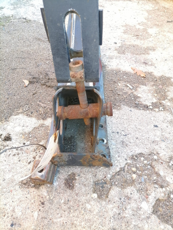 Volvo Kütusepaagi kandur, Volvo 20721537 - Kütusepaak - Veoauto: pilt 4 Volvo Kütusepaagi kandur, Volvo 20721537 - Kütusepaak - Veoauto: pilt 4