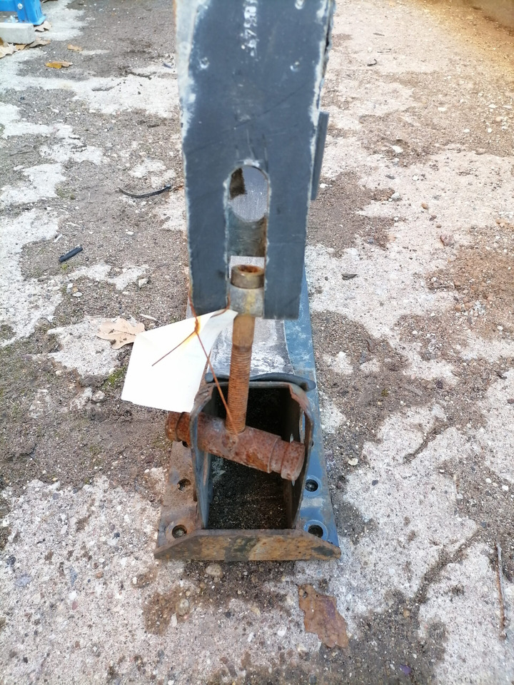 Volvo Kütusepaagi kandur, Volvo 20721537 - Kütusepaak - Veoauto: pilt 4 Volvo Kütusepaagi kandur, Volvo 20721537 - Kütusepaak - Veoauto: pilt 4
