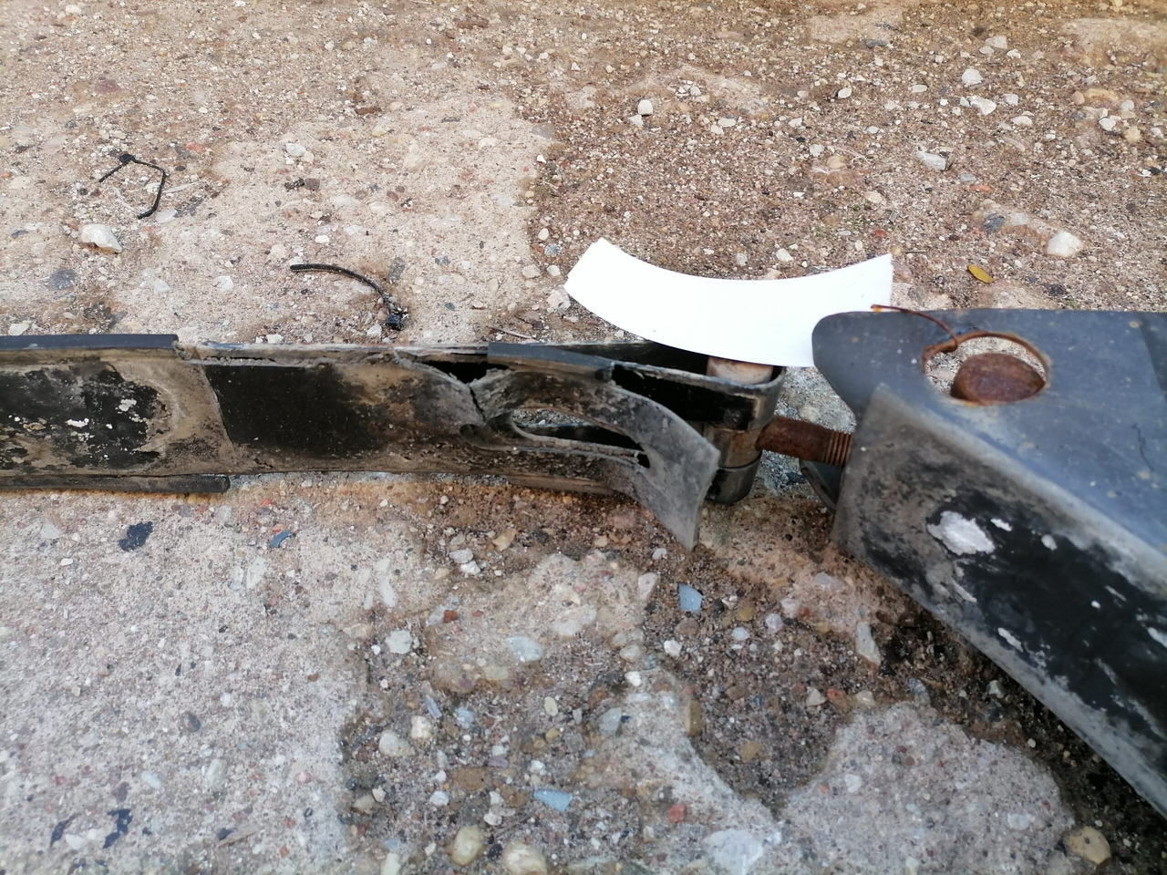 Volvo Kütusepaagi kandur, Volvo 20721537 - Kütusepaak - Veoauto: pilt 3 Volvo Kütusepaagi kandur, Volvo 20721537 - Kütusepaak - Veoauto: pilt 3