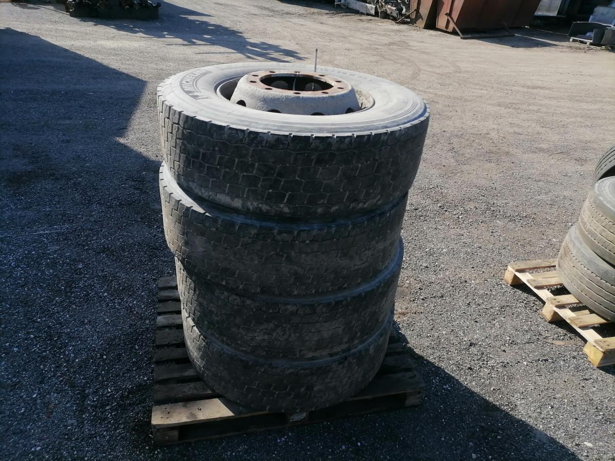 Volvo Michelin 315/70R22,5 31570R225 - Rehvid ja veljed - Veoauto: pilt 2 Volvo Michelin 315/70R22,5 31570R225 - Rehvid ja veljed - Veoauto: pilt 2