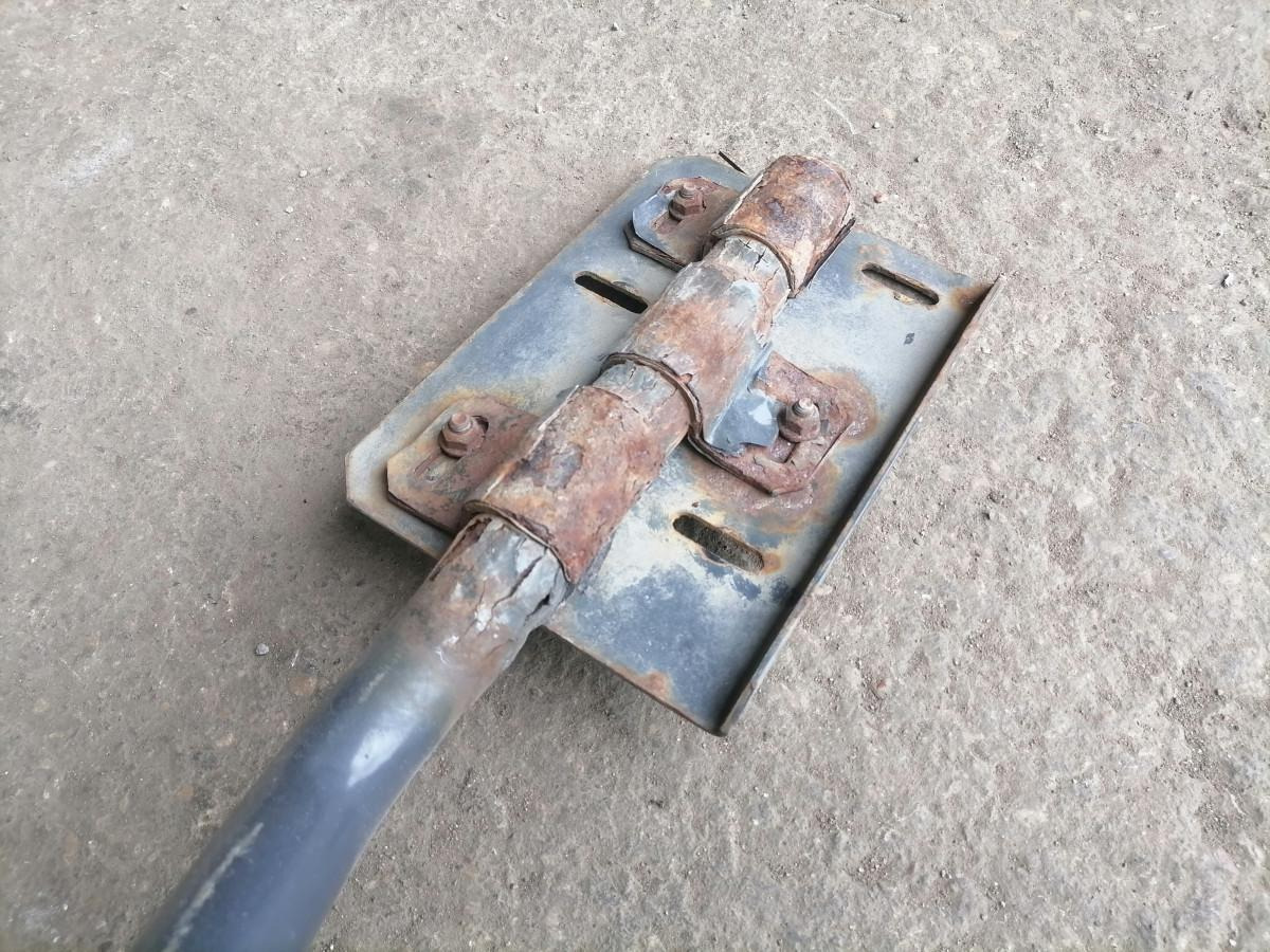 Volvo Õhufiltri korpuse kandur 3979509 - Sisselaskesüsteem - Veoauto: pilt 3 Volvo Õhufiltri korpuse kandur 3979509 - Sisselaskesüsteem - Veoauto: pilt 3