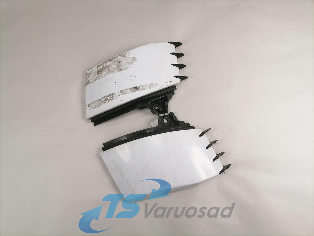 Volvo Plastikdetail 82835554 - Aerodünaamika/ Spoiler - Veoauto: pilt 1 Volvo Plastikdetail 82835554 - Aerodünaamika/ Spoiler - Veoauto: pilt 1