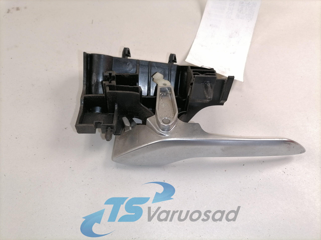 Volvo Ukselink, sisemine parem 84012027 - Uks ja varuosad - Veoauto: pilt 2 Volvo Ukselink, sisemine parem 84012027 - Uks ja varuosad - Veoauto: pilt 2