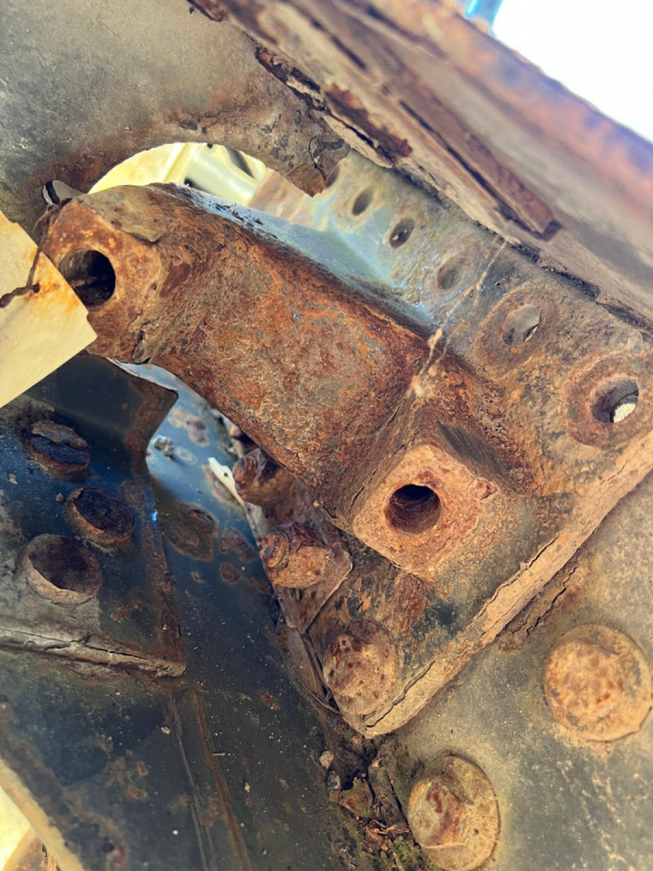 Volvo V-rod bracket 20393738 - Telg ja varuosad - Veoauto: pilt 1 Volvo V-rod bracket 20393738 - Telg ja varuosad - Veoauto: pilt 1