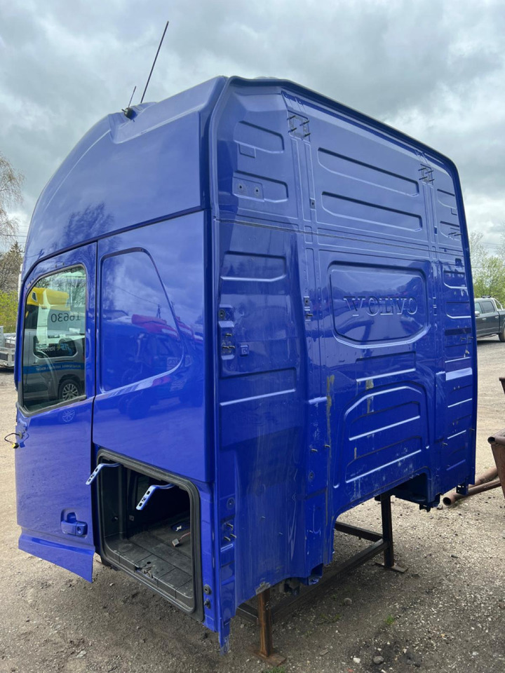Volvo Volvo cab 85135364 - Kabiin ja interjöör - Veoauto: pilt 3 Volvo Volvo cab 85135364 - Kabiin ja interjöör - Veoauto: pilt 3