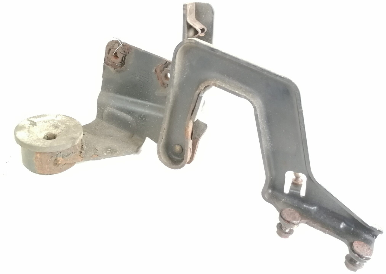 Volvo lower grille carrier hinge 20425954 - Võre - Veoauto: pilt 1 Volvo lower grille carrier hinge 20425954 - Võre - Veoauto: pilt 1