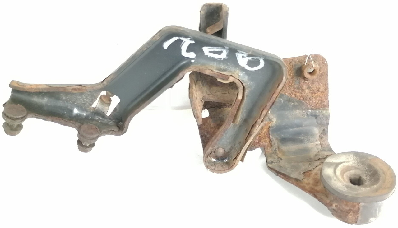 Volvo lower grille carrier hinge 20425955 - Võre - Veoauto: pilt 3 Volvo lower grille carrier hinge 20425955 - Võre - Veoauto: pilt 3