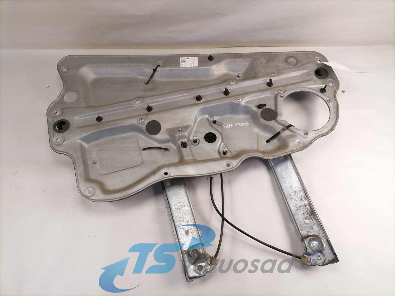 Volvo window mechanism 84225944 - Uks ja varuosad - Veoauto: pilt 1 Volvo window mechanism 84225944 - Uks ja varuosad - Veoauto: pilt 1