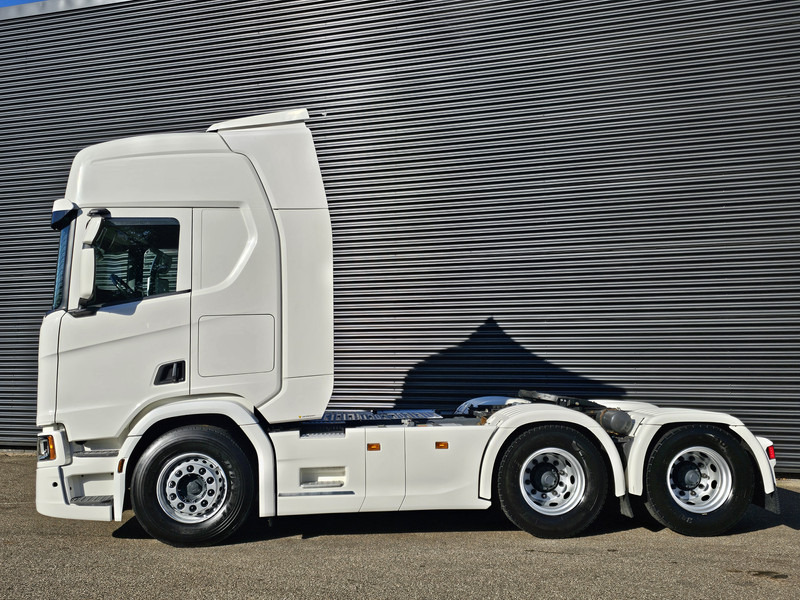 Scania R580 V8 / 6x4 / FULL AIR / RETARDER - Sadulveok: pilt 2 Scania R580 V8 / 6x4 / FULL AIR / RETARDER - Sadulveok: pilt 2