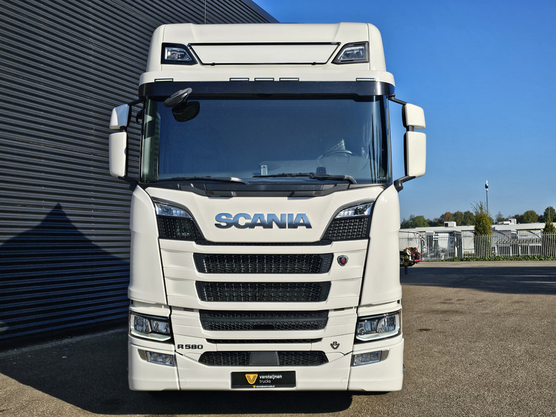 Scania R580 V8 / 6x4 / FULL AIR / RETARDER - Sadulveok: pilt 4 Scania R580 V8 / 6x4 / FULL AIR / RETARDER - Sadulveok: pilt 4