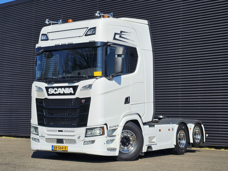 Scania S580 V8 6X2 BOOGIE / FULL AIR / RETARDER - Sadulveok: pilt 1 Scania S580 V8 6X2 BOOGIE / FULL AIR / RETARDER - Sadulveok: pilt 1