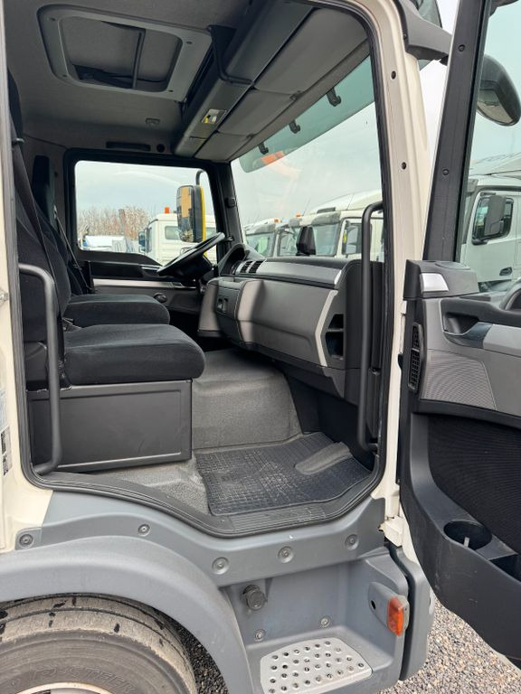 MAN 12.250 4X2 Koffer LBW Klima Diff.Sperre AHK MAN 12.250 4X2 Koffer LBW Klima Diff.Sperre AHK - Kasti veoauto: pilt 5 MAN 12.250 4X2 Koffer LBW Klima Diff.Sperre AHK MAN 12.250 4X2 Koffer LBW Klima Diff.Sperre AHK - Kasti veoauto: pilt 5