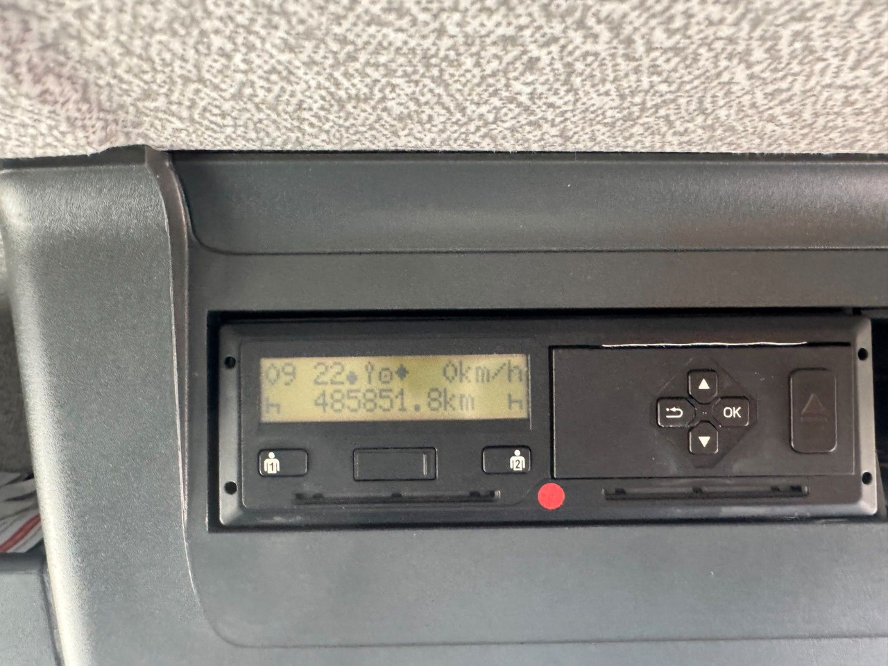 MAN 15.290 4X2 Koffer mit Hebebühne AHK - Kasti veoauto: pilt 4 MAN 15.290 4X2 Koffer mit Hebebühne AHK - Kasti veoauto: pilt 4