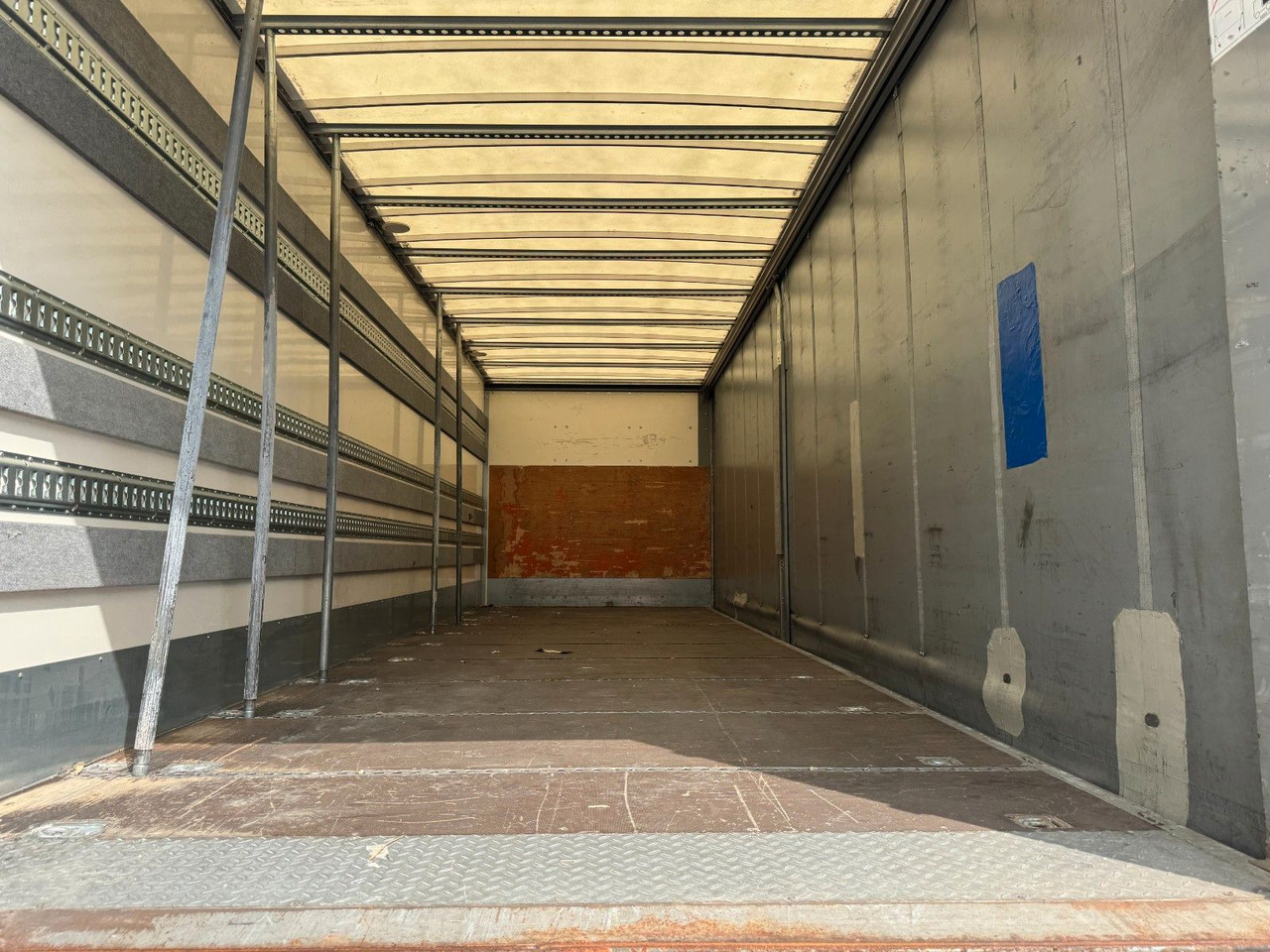 MAN 18.290 4X2 Koffer / Plane Top Zustand 8,30 Meter - Tent veoauto: pilt 3 MAN 18.290 4X2 Koffer / Plane Top Zustand 8,30 Meter - Tent veoauto: pilt 3